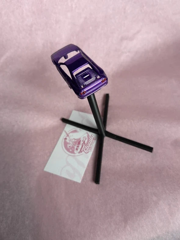 Stojak do malowania modeli 1:64 Hot Wheels cloudy.micra