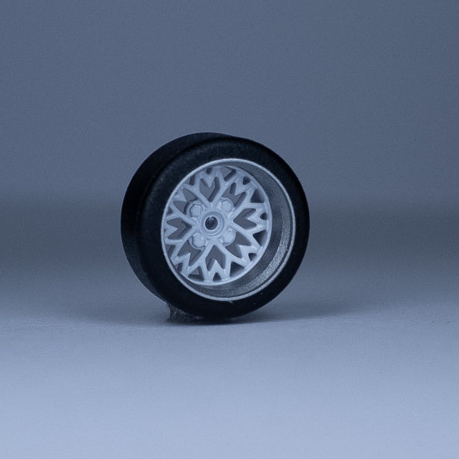 Koła "Sakura Snow" do modeli w skali 1:64 (np. Hot Wheels) cloudy.micra