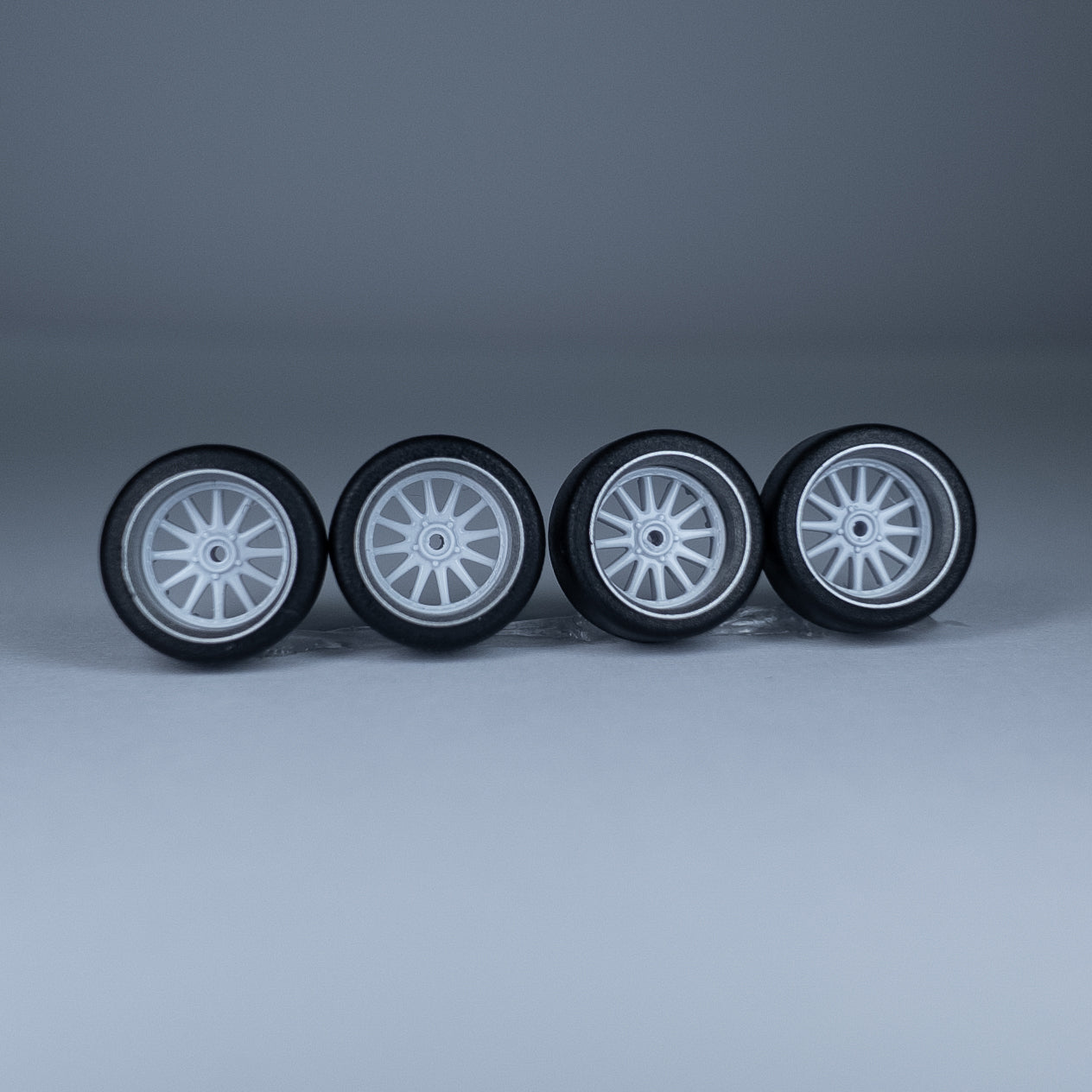 Koła "Superturismo White" do modeli w skali 1:64 (np. Hot Wheels) cloudy.micra