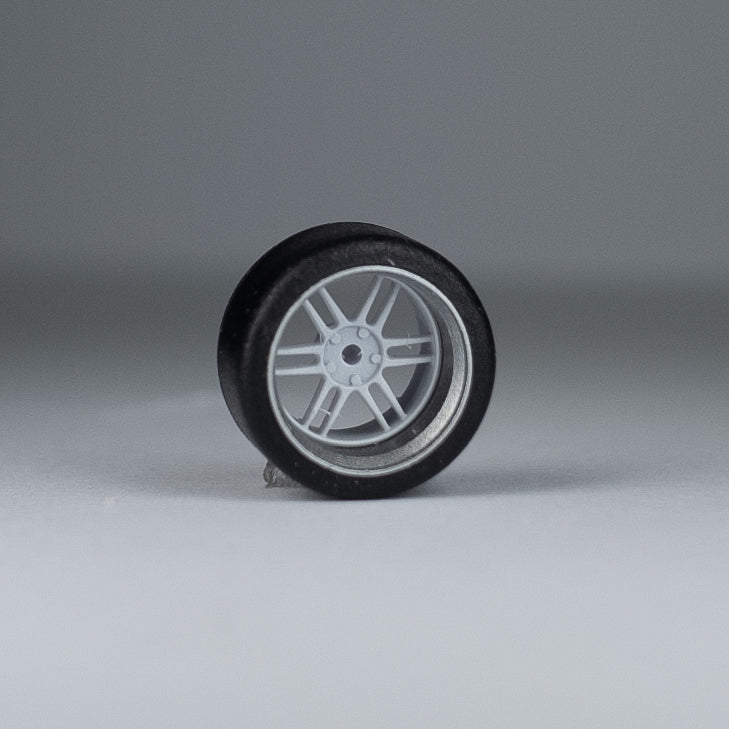 Koła "RPF1 White" do modeli w skali 1:64 (np. Hot Wheels) cloudy.micra