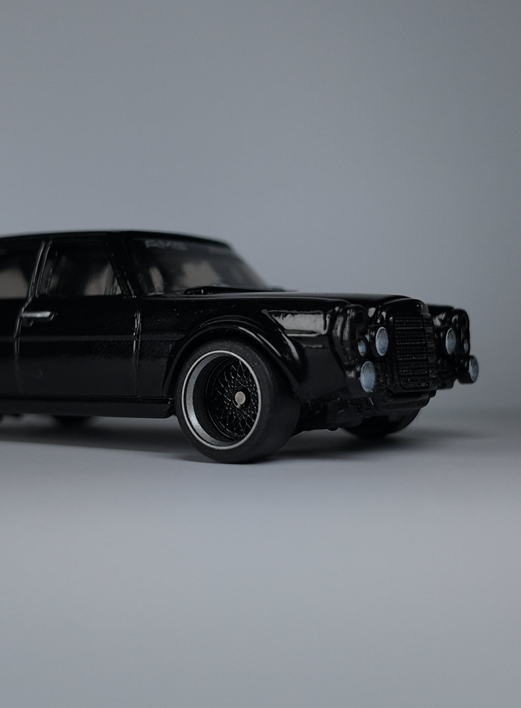 Hot Wheels Premium Mercedes-Benz 300 SEL 6.8 AMG Custom Wheel Swap
