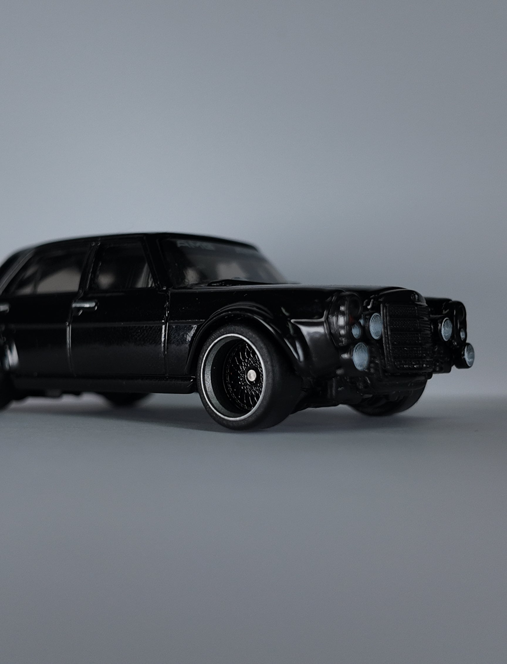 Hot Wheels Premium Mercedes-Benz 300 SEL 6.8 AMG Custom Wheel Swap