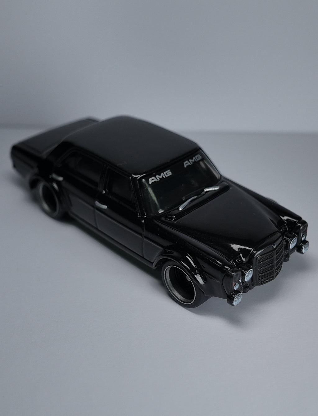 Hot Wheels Premium Mercedes-Benz 300 SEL 6.8 AMG Custom Wheel Swap