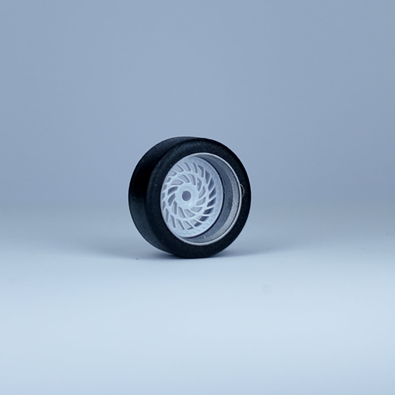 Koła "Snail  White" do modeli w skali 1:64 (np. Hot Wheels) cloudy.micra