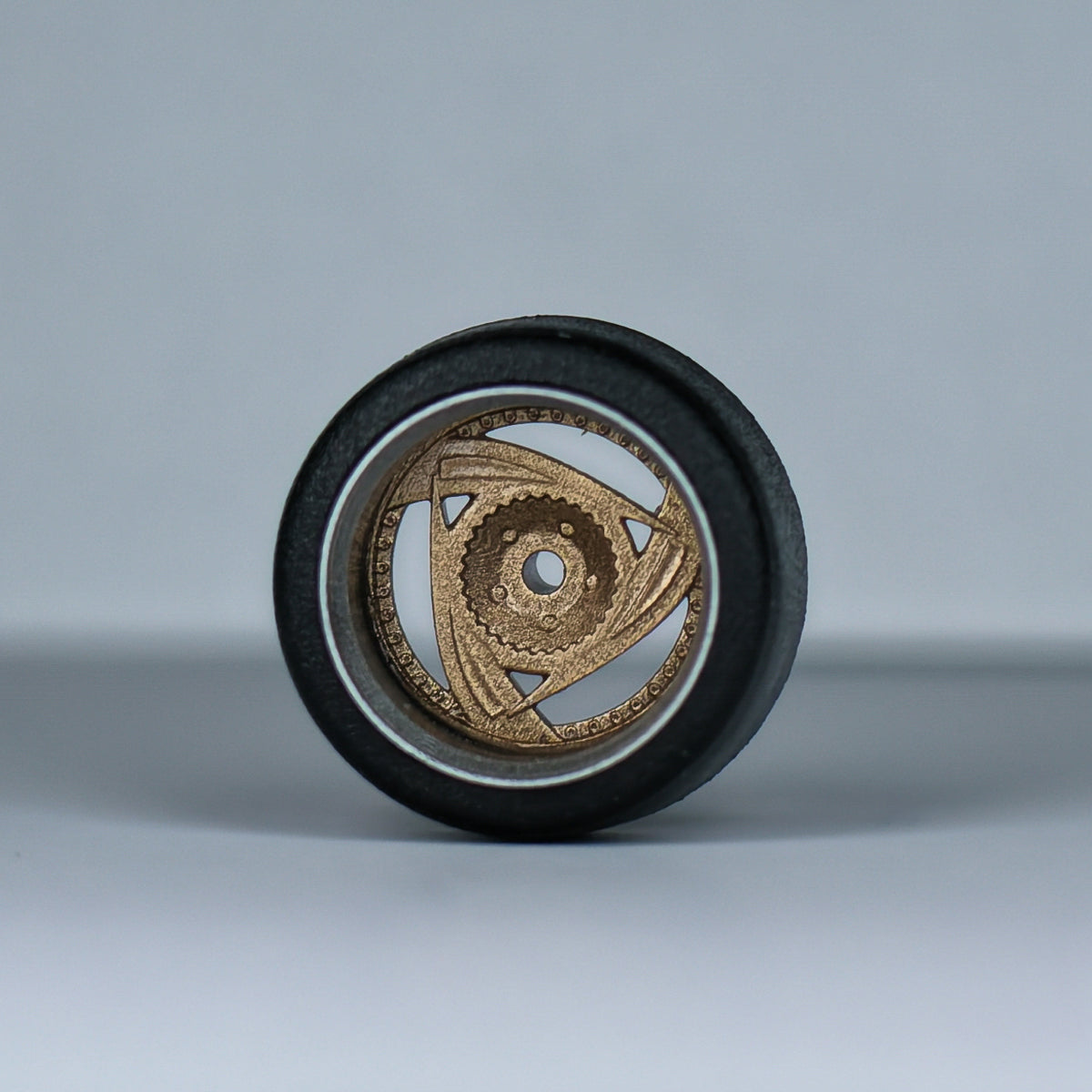Koła "Gold Dorito" do modeli w skali 1:64 (np. Hot Wheels) cloudy.micra