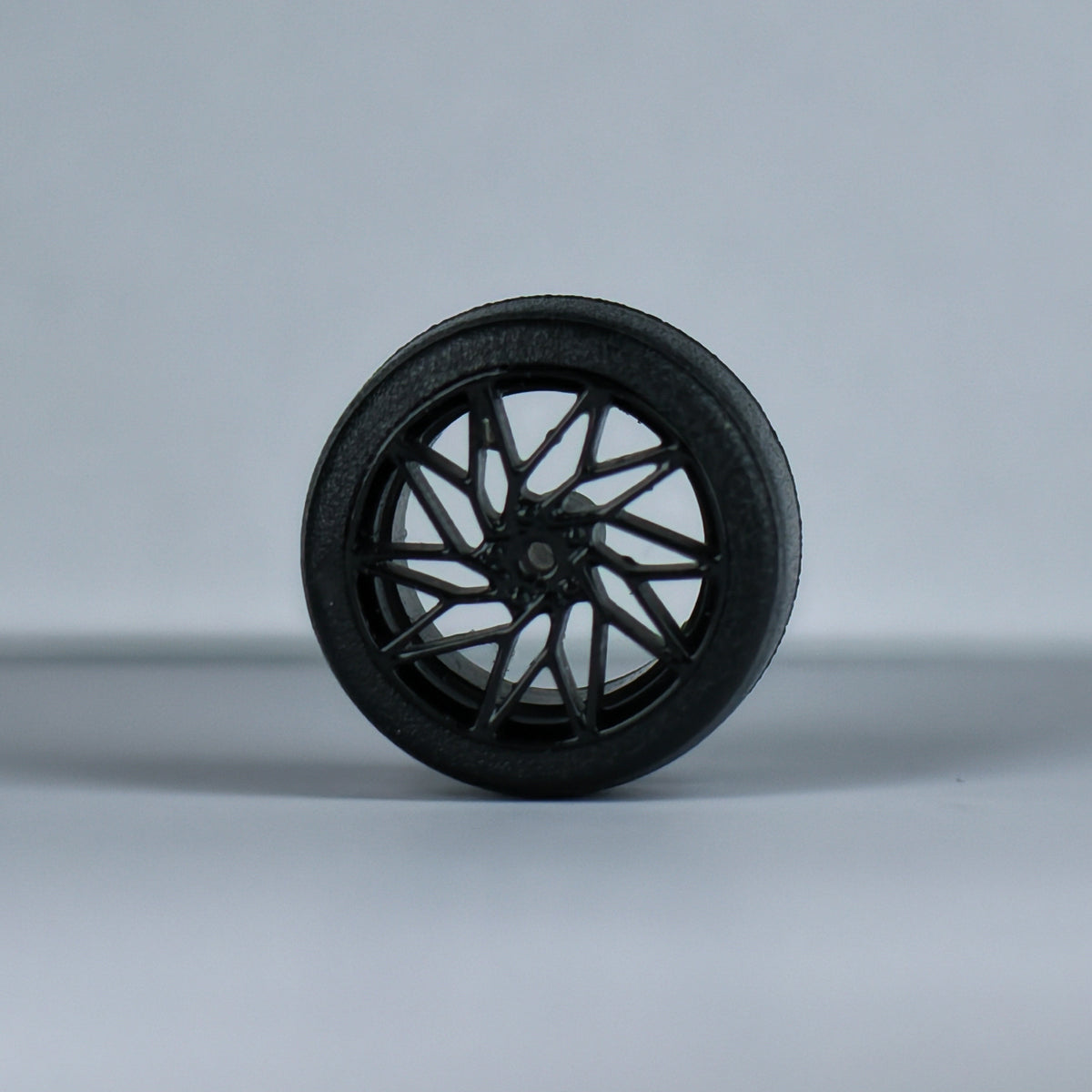 Koła "Twisted Black Basic" do modeli w skali 1:64 (np. Hot Wheels) cloudy.micra