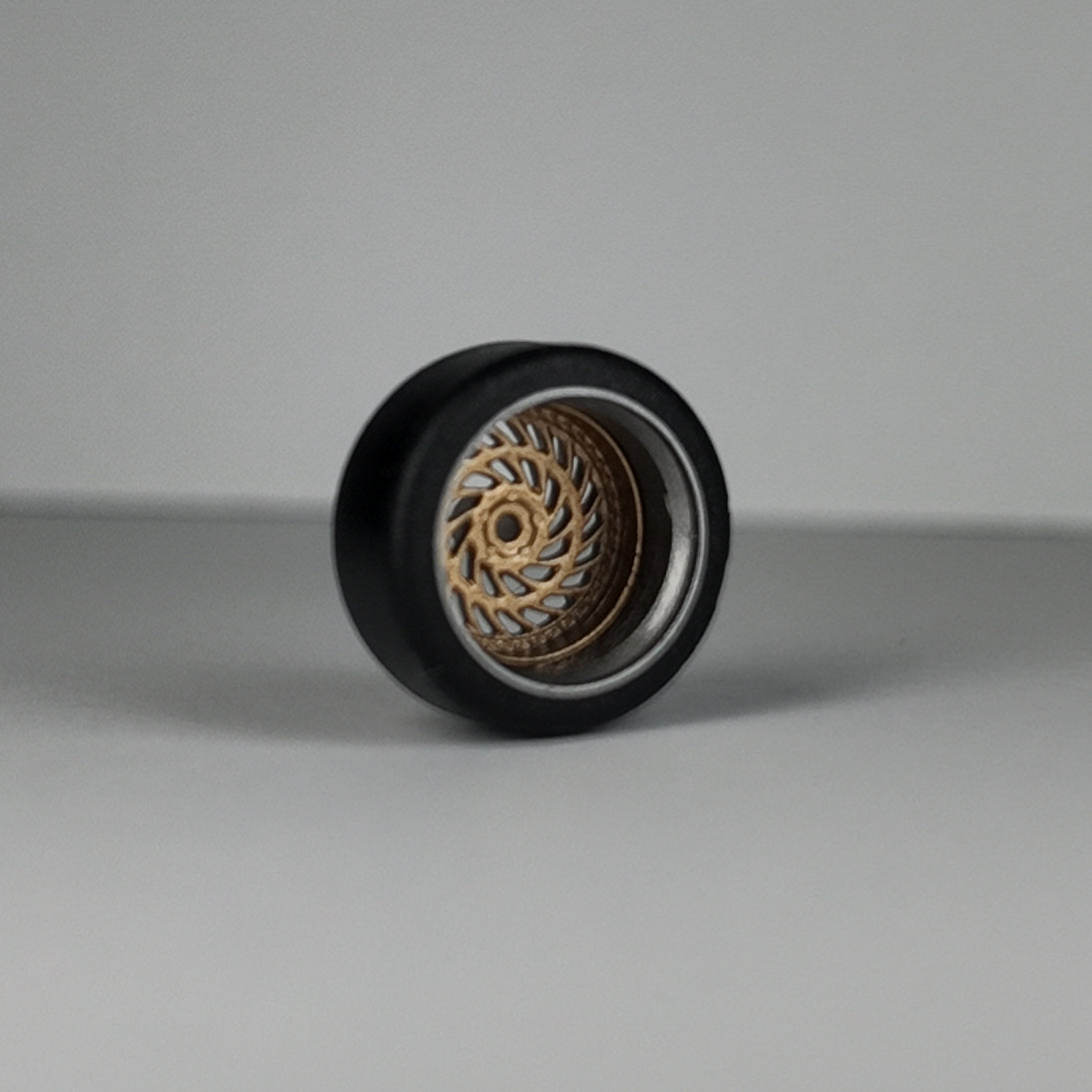 Koła "Snail Gold" do modeli w skali 1:64 (np. Hot Wheels) cloudy.micra