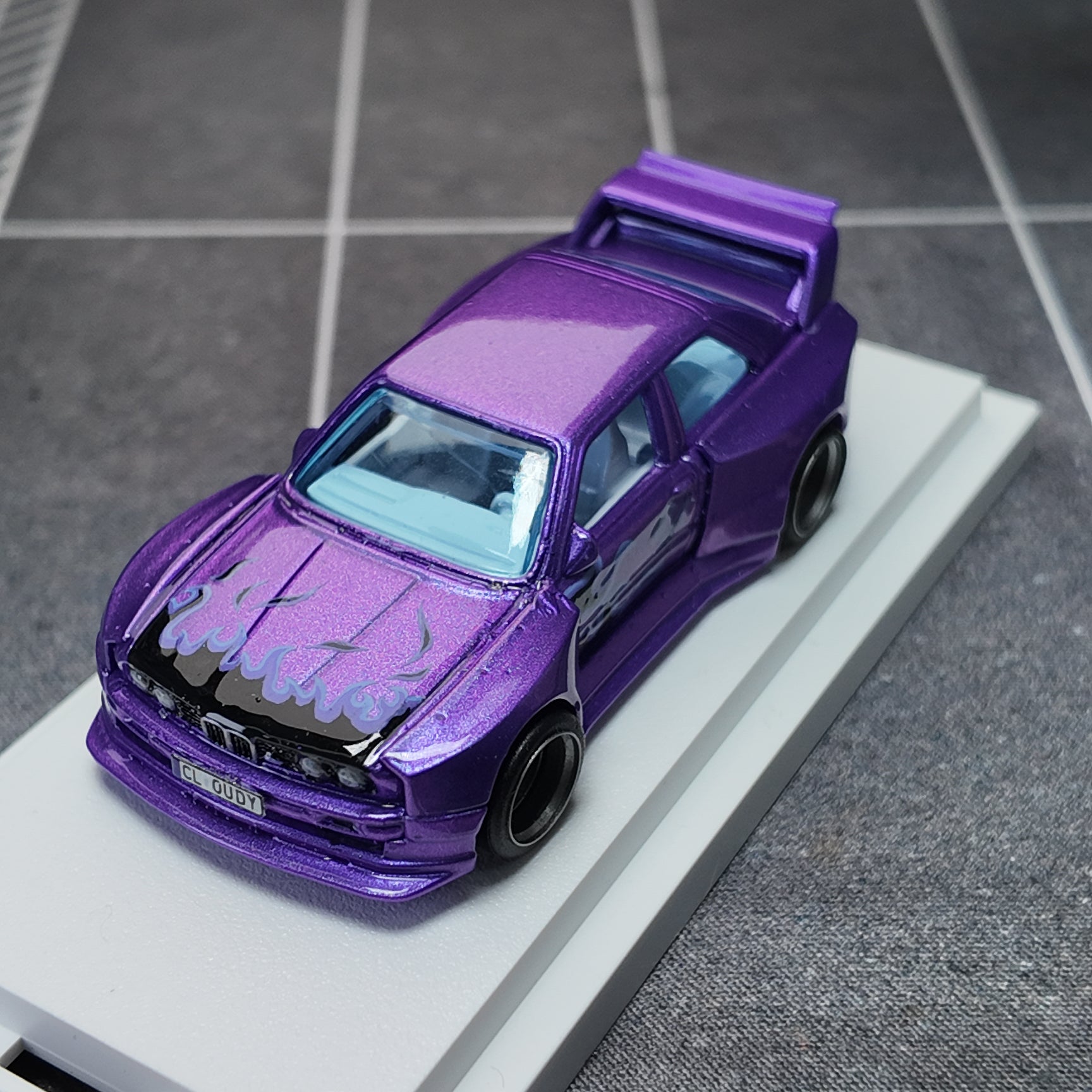 BMW M3 E30 coupé "LTO" Ultra Violet Flame Custom cloudy.micra