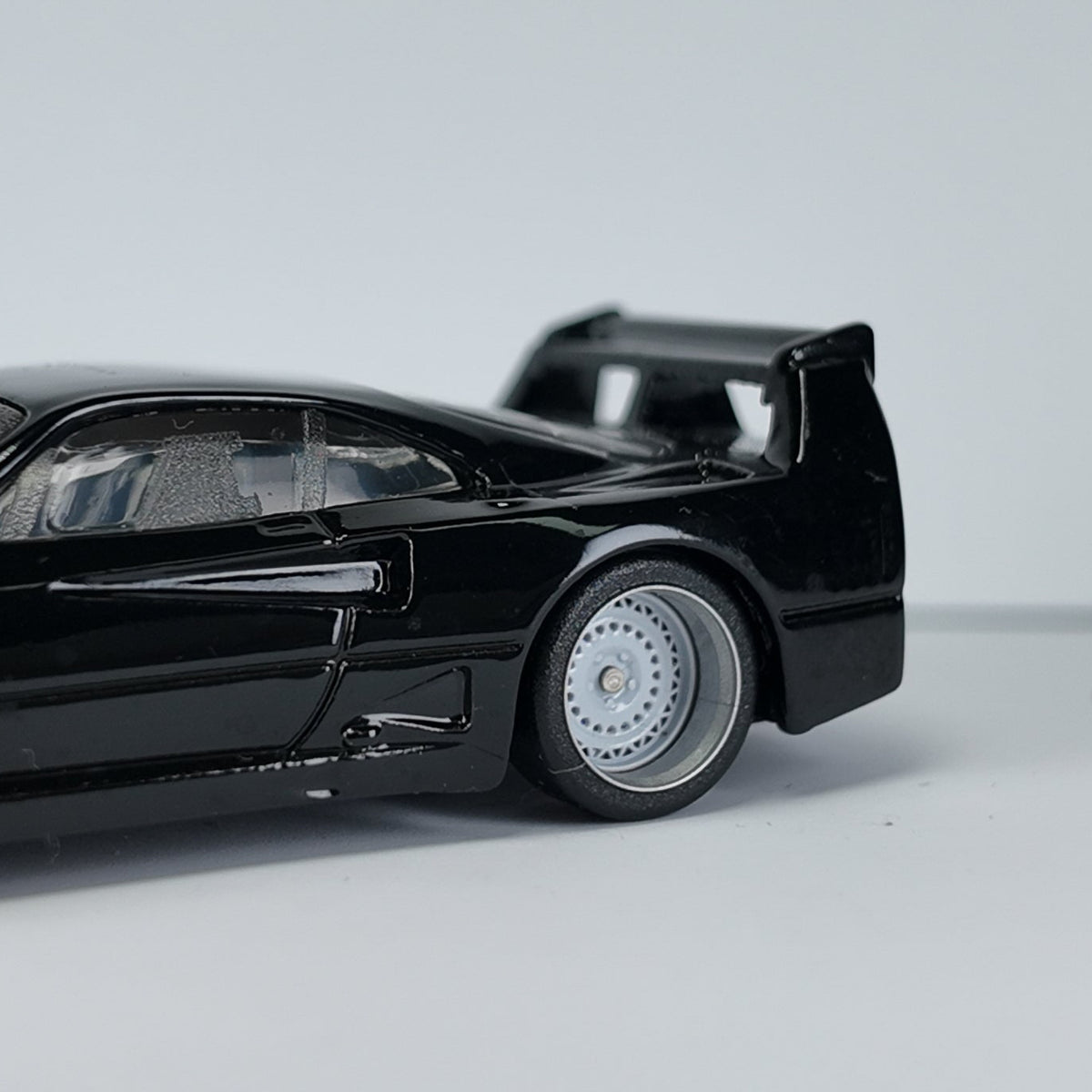 Hot Wheels Ferrari F40 Custom Wheel Swap