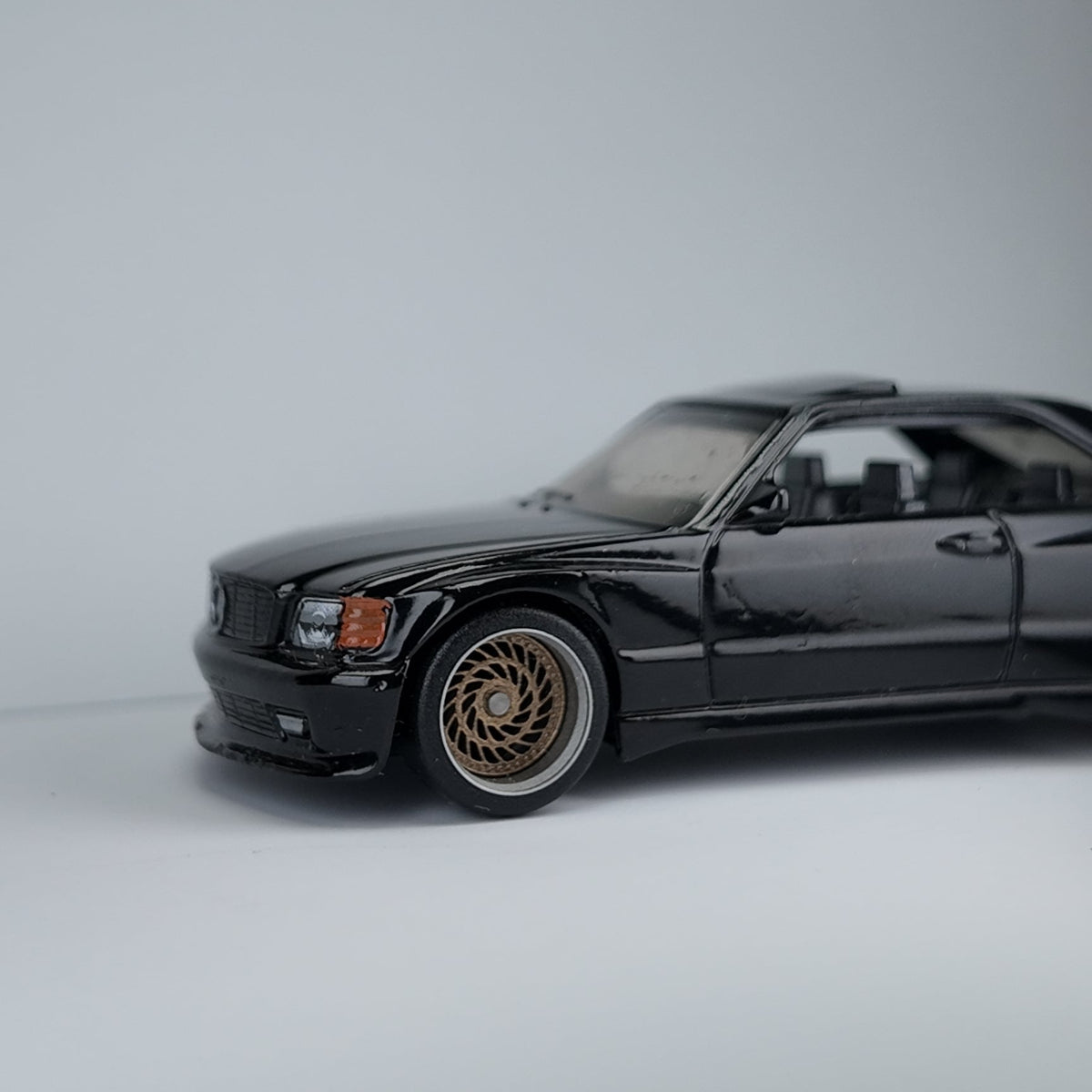 Hot Wheels Mercedes-Benz 560 SEC AMG Custom Wheel Swap