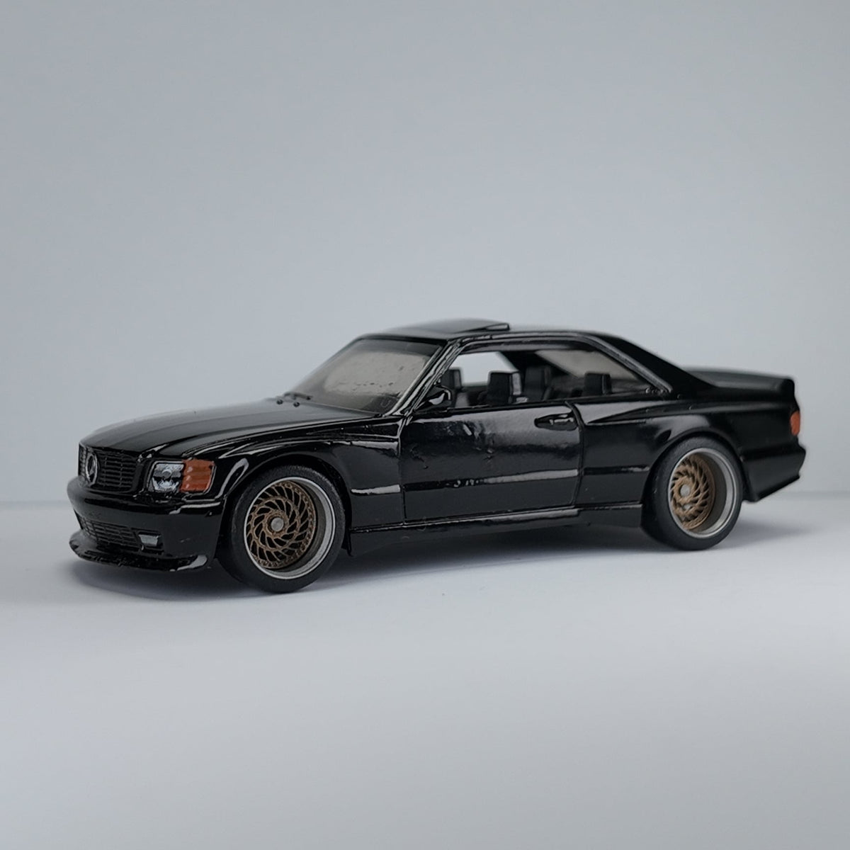 Hot Wheels Mercedes-Benz 560 SEC AMG Custom Wheel Swap